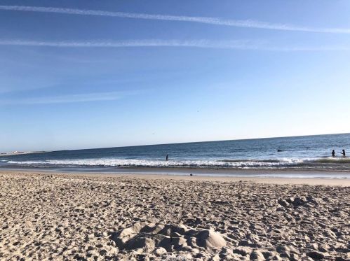 320 Rossmore Dr, Oxnard CA  93035-4465 exterior