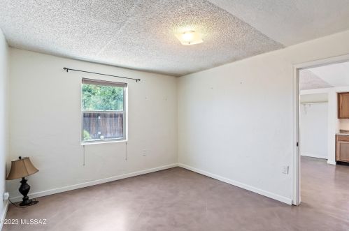 902 Prince Rd, Tucson AZ 85705-3028 exterior