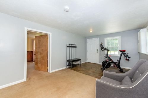 156 Raymond Rd, Deerfield NH  03037-1507 exterior