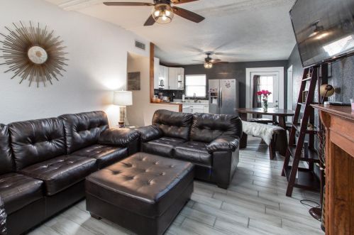 6461 44th Ave, Saint Petersburg, FL 33709-4815