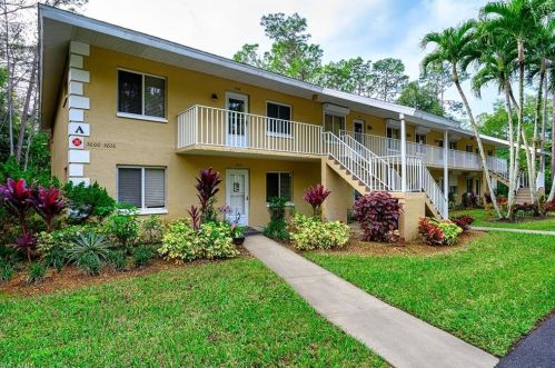 5616 Woodmere Lake Cir, Naples, FL 34112-2702