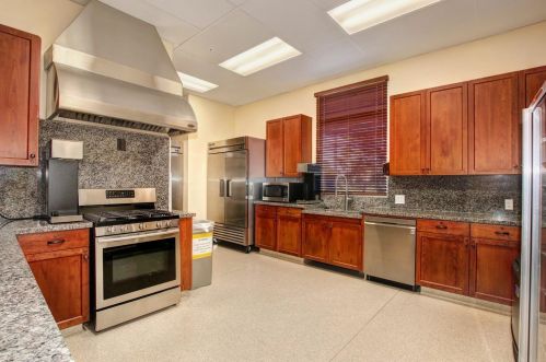 9860 Westminster Way, Elk Grove CA  95757-5124 exterior