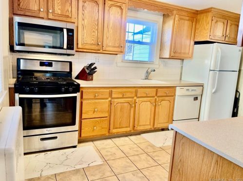 305 Mcclintock St, New Britain CT  06053-2016 exterior