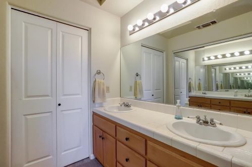 19221 Wolf Creek Rd, Grass Valley CA  95949-6913 exterior