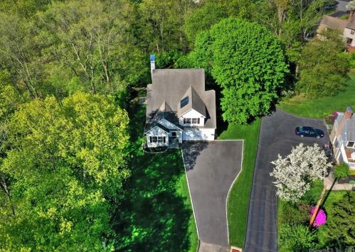 11 Vista Pl, Bridgeport, CT 06611-3934