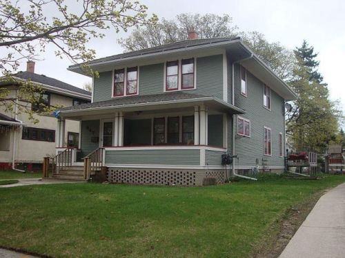 847 13th St, Manitowoc, WI 54220-5101