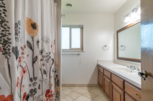 105 Daffodil Dr, Hollister CA  95023-3103 exterior