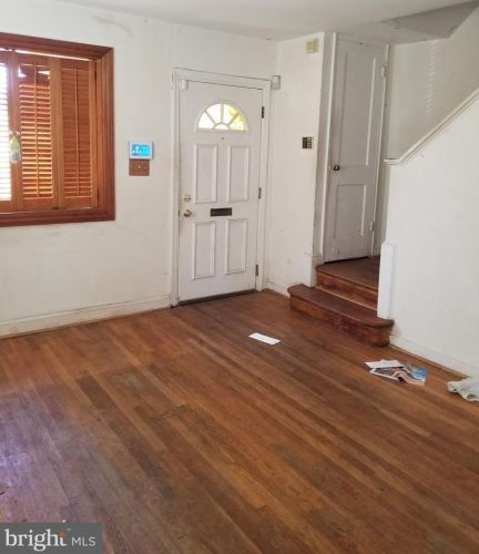 720 Hilltop Ter, Washington, DC 20019-4207