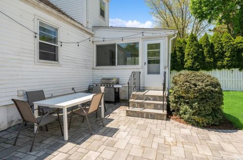 5 Van Buren Cir, Stamford CT  06906-2421 exterior