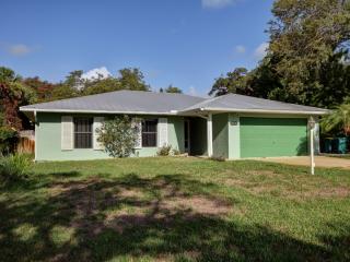 9830 Oak Trl, Sebastian, FL 32976-3312