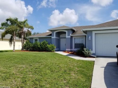826 10th Ln, Cape Coral, FL 33909-1404