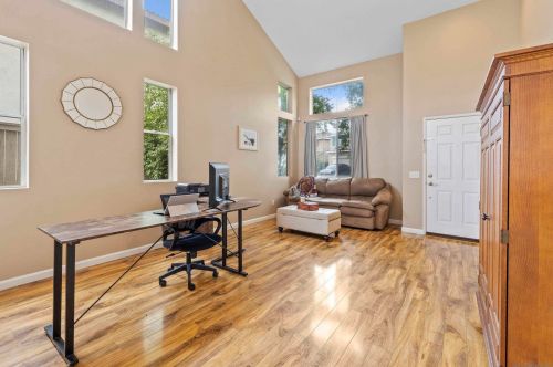 42092 Orange Blossom Dr, Temecula CA  92591-5542 exterior