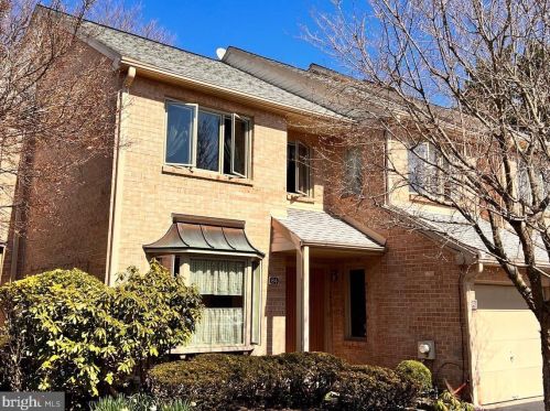 84 Militia Hill Dr, Wayne, PA 19087-5846