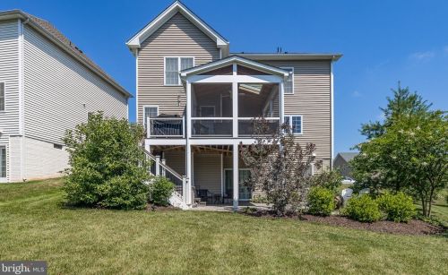 15909 Paynes Farm Dr, Haymarket VA  20169-8123 exterior