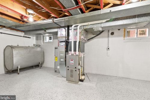 1922 Holly St, Harrisburg PA  17104-1916 exterior