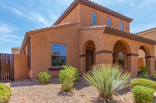 1869 Tucana Ln, Gilbert, AZ 85295-9061