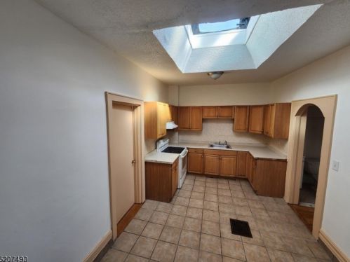 212 Main St, Ridgefield Park NJ  07660-1620 exterior