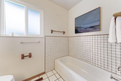 5625 Henning Rd, Sebastopol CA  95472-6332 exterior