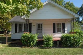 1208 Lincoln St, Tullahoma TN  37388-4175 exterior