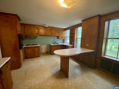 6417 Hillsboro Ln, Crozet VA  22932-3322 exterior