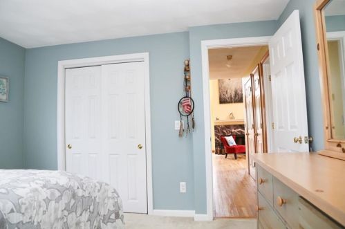 853 Boston Neck Rd, South Kingstown RI  02882-2904 exterior