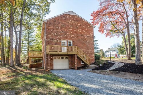 700 Winterberry Dr, Fredericksburg VA  22405-2056 exterior