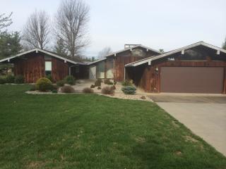 1343 Dorbett St, Jasper, IN 47546-1826