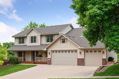 1888 White Oak Dr, Chaska MN  55318-2878 exterior