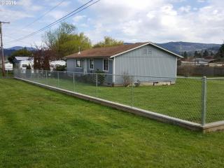 598 Oak St, Yoncalla, OR 97499-9016