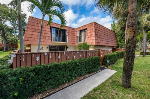 415 Buttonwood Ln, Boynton Beach, FL 33436-7122