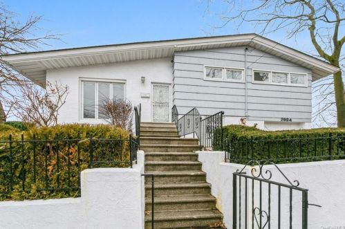 2934 Hering Ave, Bronx, NY 10469-5217