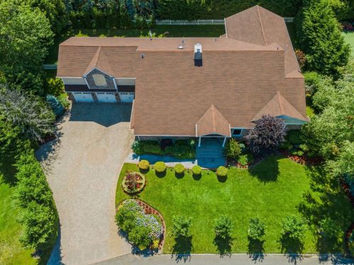 1045 Channel Dr, Hewlett NY  11557-2616 exterior