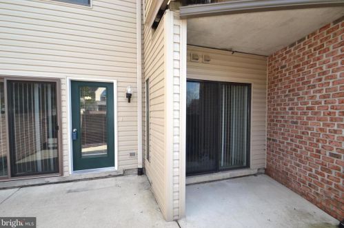 905 Cherrington Dr, Harrisburg PA  17110-9493 exterior