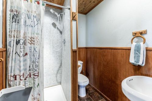 227 Sassafras Dr, Chita TX  75862-6812 exterior