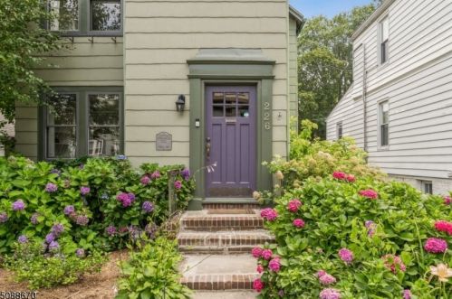 226 Baldwin St, Glen Ridge, NJ 07028-1504
