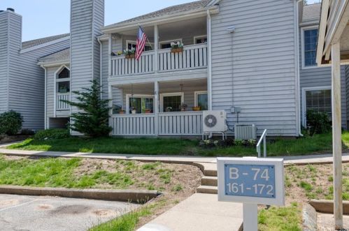 74 Crown Knoll Ct, Groton, CT 06340-6278