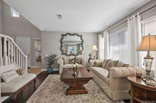 28531 Redwood Canyon Pl, Santa Clarita CA  91390-5723 exterior