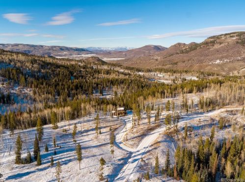 21225 Cheyenne Trl, Oak Creek, CO 80467