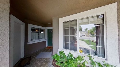 28206 Evergreen Ln, Santa Clarita, CA 91390-4028