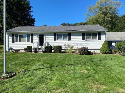 110 Cross Hill Rd, Upper Stepney, CT 06468-2318