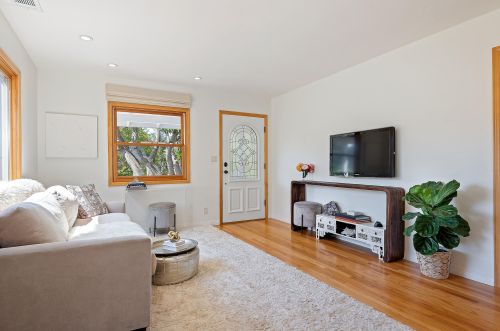 1720 Calle Poniente, Santa Barbara CA  93101-4916 exterior