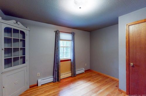 46 Sabin St, Putnam CT  06260-1842 exterior