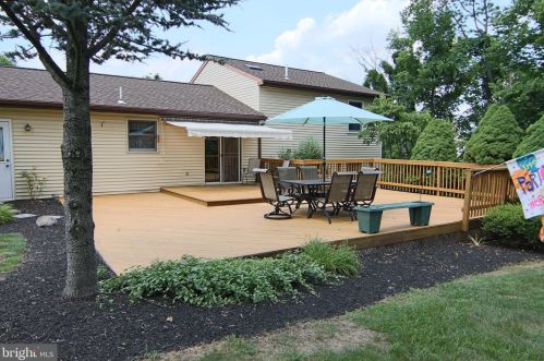 916 Susan Cir, West Enola PA  17025-1830 exterior