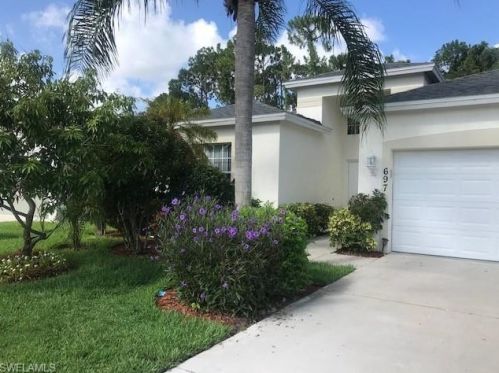 697 Crossfield Cir, Naples, FL 34104-4792
