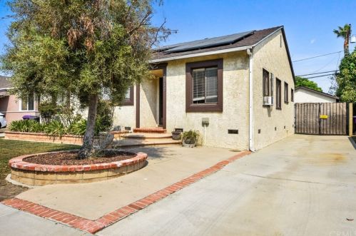 3818 Studebaker Rd, Long Beach, CA 90808-2449