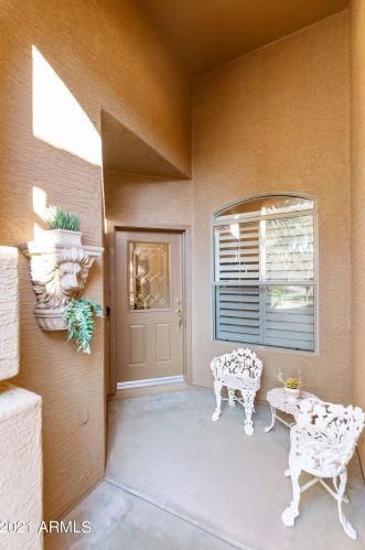9608 Nacoma Dr, Chandler, AZ 85248-7687