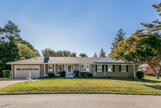 22 Sound Ave, Stamford, CT 06902-8044
