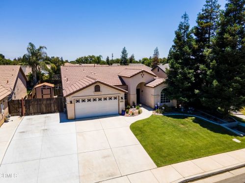 5514 Leeward Point Dr, Bakersfield, CA 93312-8208