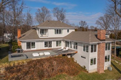 73 Christmas Tree Ln, Southport, CT 06890-1313