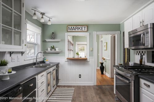 38 Mount Ave, Atlantic Highlands NJ  07716-1236 exterior